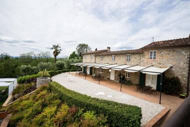 Accogliente alloggio con vista piscina e jacuzzi