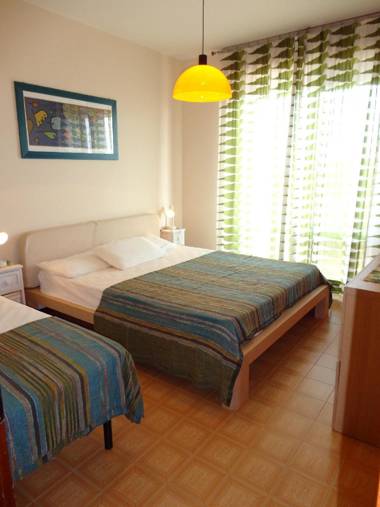 Beautiful three-room apartment with large terrace A C - 7 people