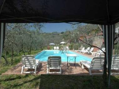 Bright Farmhouse in Montecatini Terme with Swimming Pool