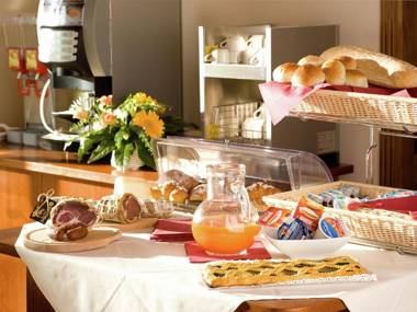 Scenic Villa in Cannara with Swimming pool