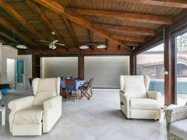 Fabulous Holiday Home in Campofelice di Roccella with Pool