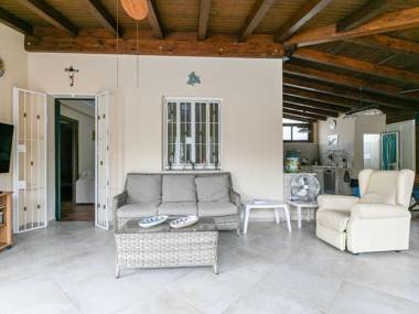 Fabulous Holiday Home in Campofelice di Roccella with Pool