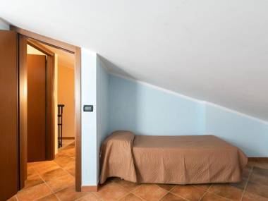 Fabulous Holiday Home in Campofelice di Roccella with Pool