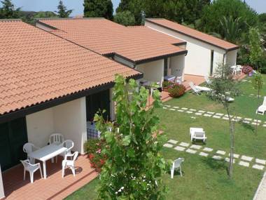 A semi-detached bungalow with AC near the coast of Tuscany