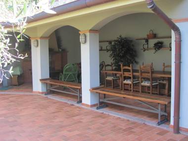 COLLEALCEPPO - RESIDENZA LE SORBE - Piscina panoramica 13 km dal mare