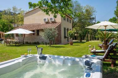 Villa Viloca in Camaiore with jacuzzi