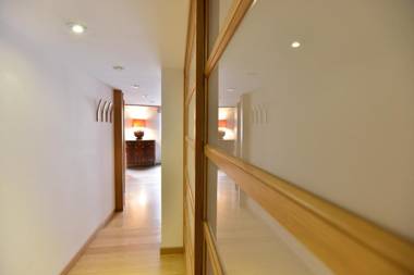 IzzHome Full Center Grand