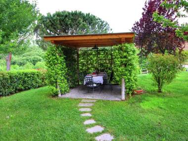 Lush Farmhouse in the heart of Tuscany with Swimming Pool