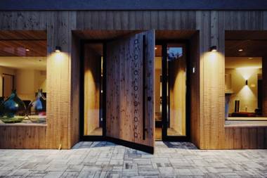 Haller Suites & Restaurant