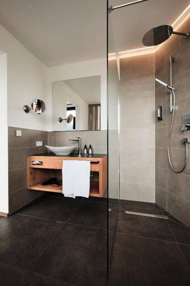 Haller Suites & Restaurant