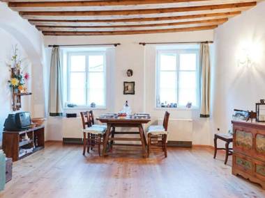 Charming renewed apartment pet allowed in the city center of Brixen