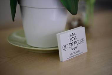 Bosa Queen House