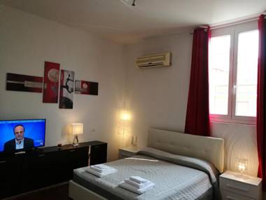 Residenza Piazza Dei Martiri 8