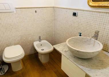 whouse suite GOLD TOWERS