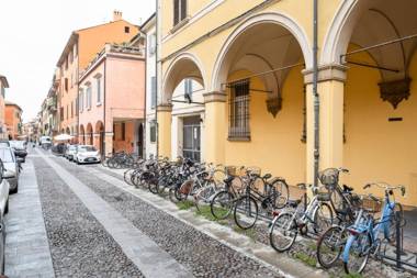 Pratello Elegante e Raffinata Mansarda