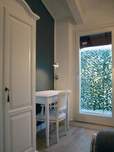 Cosmopolitan Central Rooms