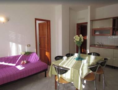 Three-room apartment with large terrace near the beach - Beach place included