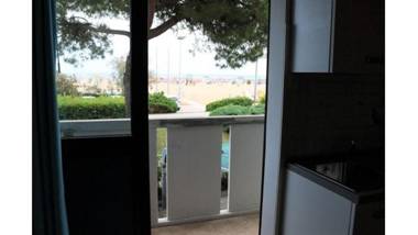 Beautiful two bedroom apartment facing the sea - sea view