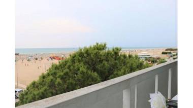 Sea View Spectacular Beachfront - Beach place with umbrella included