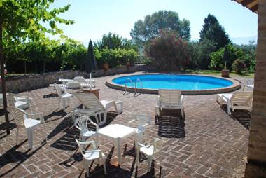 3 bedrooms appartement with shared pool and enclosed garden at Bevagna