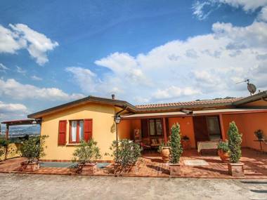 Country House with swimming pool and garden with Mediterranean plants restaurant