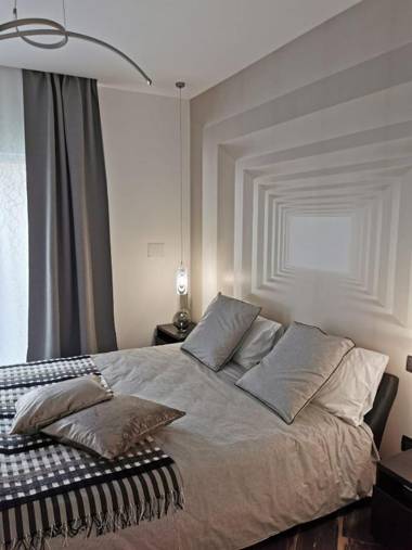 Gatto Bianco Le Mura