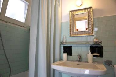 Apartment with garden and private parking