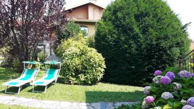 Neos Holiday House by La turr de Mezz Lca Bellagio