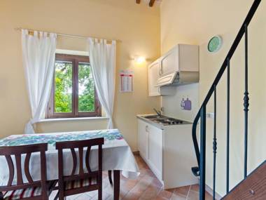 Beautiful Villa in Belforte all Isauro with Swimming Pool