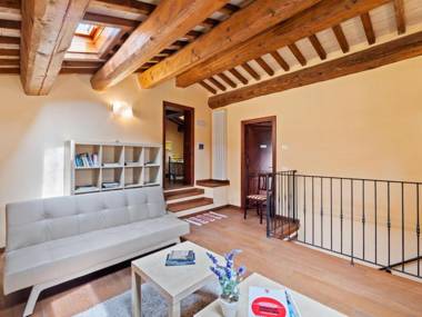 Beautiful Villa in Belforte all Isauro with Swimming Pool