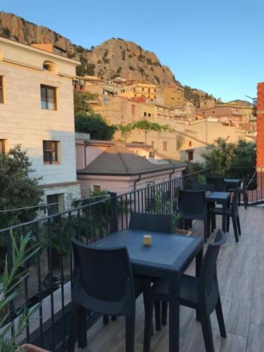 Drommire In Plassa E Clesia