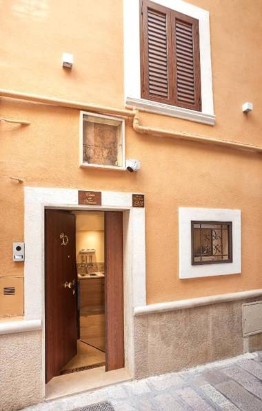 CASA DEI NONNI - Charming & Ancient Home Bari