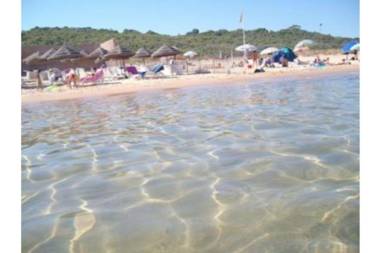 La stanza vicino al mare una camera da letto e bagno con balcone vista mare