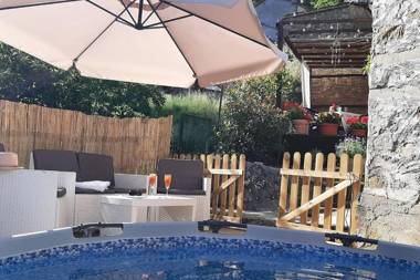 Beautiful 2-Bed House in Longoio Bagni Di Lucca