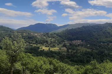 Beautiful 2-Bed House in Longoio Bagni Di Lucca