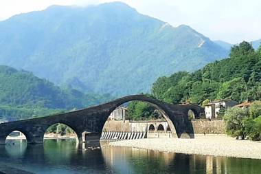 Beautiful 2-Bed House in Longoio Bagni Di Lucca