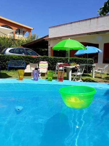 2 bedrooms appartement at Cicirata 50 m away from the beach with sea view shared pool and enclosed garden