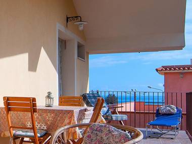 Nice holiday apartment at 200 meters from the sea.