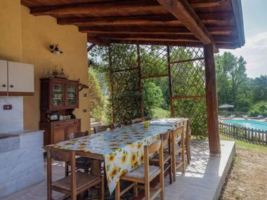 Lovely Farmhouse in Aulla with Swimming Pool