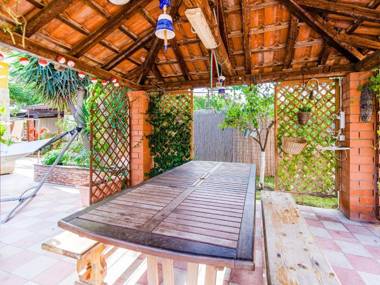 Sun kissed Holiday Home in Agnone near Beach