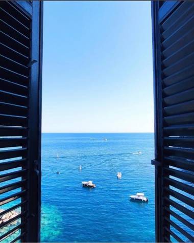 FRENNESIA Luxury Rooms