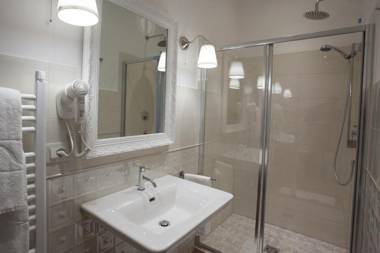 Magnifica Luxury Suites