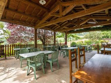 Holiday Home in Assisi with PoolTerraceGardenSun-loungers