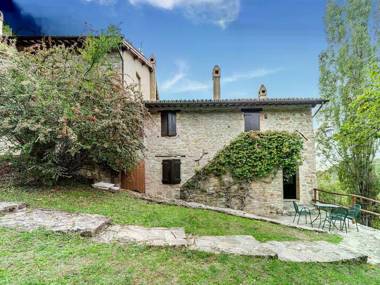 Captivating Apartment in Assisi with Swimming Pool