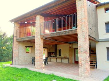 Modern Farmhouse in Pagnano Italy near Forest
