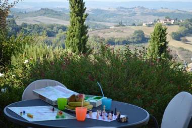 Luxurious holiday home with private patio Tuscany with panoramic swimming poo