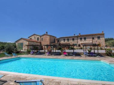 Gorgeous Cottage in Asciano with Swimming Pool