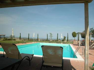 Villa with swimming pool fenced 10 bed places Toscana wi-fi