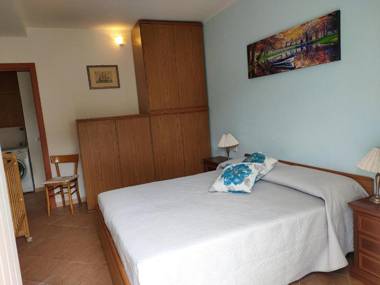 One bedroom appartement with enclosed garden and wifi at Arona 3 km away from the beach