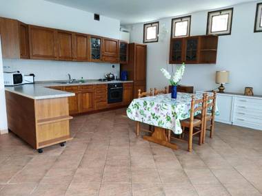 One bedroom appartement with enclosed garden and wifi at Arona 3 km away from the beach